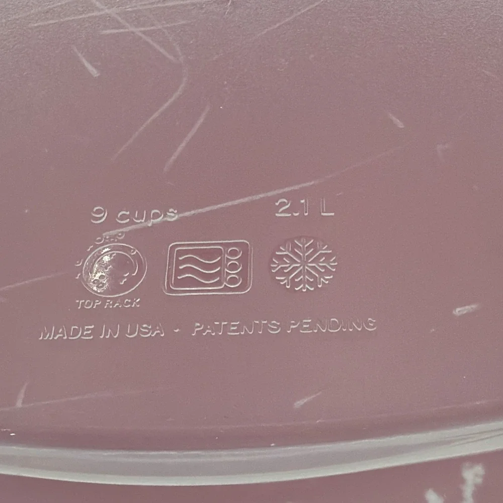 Rubbermaid Clear 8.5